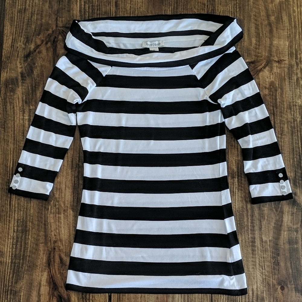 Off shoulder fitted top